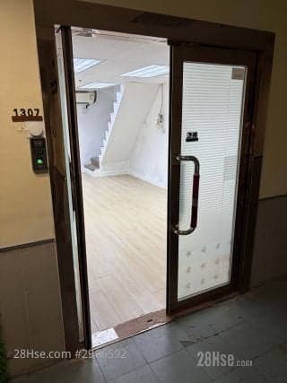 1 BR in > 24 Golden Seaview Office & Warehouse Kwun Tong Kwun Tong T