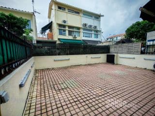 3 BR in > 4 High floor