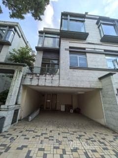 3 BR in > 13 Three apartments with two parking spaces