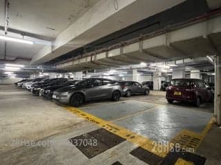 1 BR in > 3 Rare parking spaces available for rent in Phase 4 of Hua