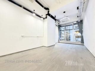 1 BR in > 30 Golden Close to the subway! Super beautiful lobby