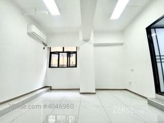 1 BR in > 13 Golden Newly renovated