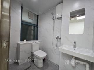 1 BR in > 17 Golden Newly renovated office building Lai Chi Kok Trus