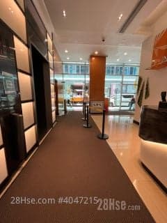 1 BR in > 6 Golden No commission for tenants!! Hot