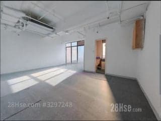 1 BR in > 1 Golden Close to the subway