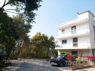 1 BR in > 13 2100ft house with Big Garden for cars Yuen Long Village