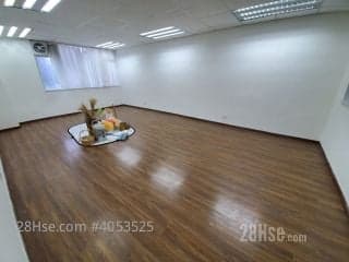 1 BR in > 1 Golden Close to the subway