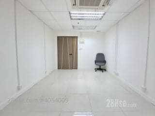 1 BR in > 5 Golden Suitable for renovation as a music room near subw