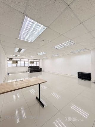 1 BR in > 7 Golden [Near Ironworks] Large windows