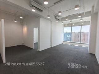 1 BR in > 12 Golden A newly renovated apartment on a high floor with