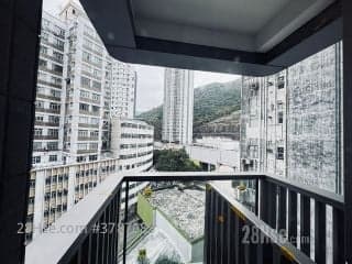 1 BR in > 6 Golden NEXT TO QUARRY BAY MTR ！EASY TO ARRANGE FLAT VIEW