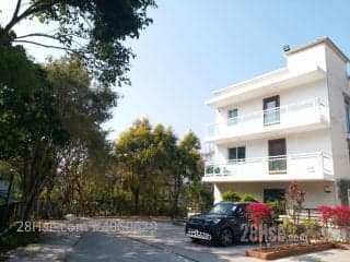 1 BR in > 13 Top 2100ft house with Big Garden for cars Yuen Long Vil