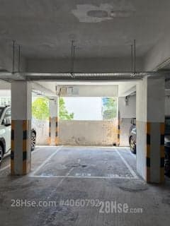 1 BR in > 1 Covered parking spaces for large vehicles （Kwun Tong