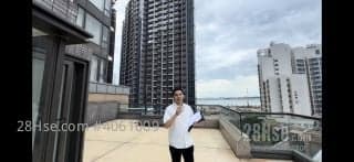 4 BR in > 8 Golden A 1896 sq ft duplex apartment with two bedrooms