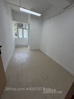 1 BR in > 3 Golden There's a window
