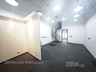 1 BR in > 13 Golden (Video available) The duplex warehouse is so che