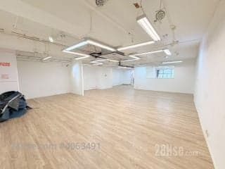 1 BR in > 13 Golden Stylishly decorated room with its own air condit