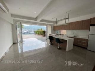 1 BR in > 7 Newly listed! Rare property with a 50