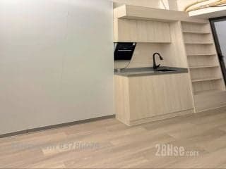 1 BR in > 18 Golden 地鐵站APM對面 獨立洗手間 有窗 磚墻 24小時出入 Kwun Tong Kwun Tong 