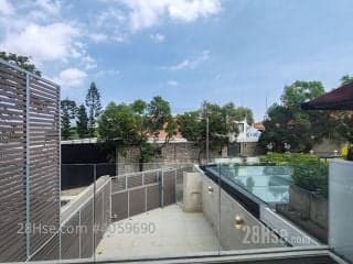 3 BR in > 13 The sea and sky blend into one