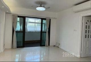 4 BR in > 9 There is a shuttle bus to and from the West Rail Station