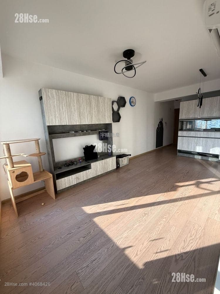 3 BR in > 20 Golden Up to 3 bedrooms. Convenient transportation. Lux