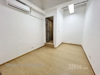 1 BR in > 6 Golden Newly renovated interior toilets with hot water h