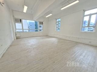 1 BR in > 14 Golden Renovated industrial building with bright window