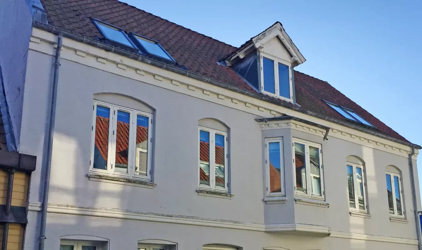 Stor lejlighed i 2 etager centralt i Holstebro