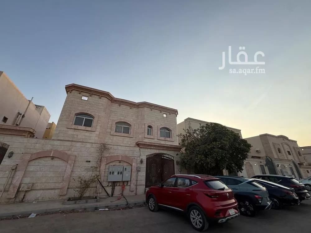 فيلا للبيع في شارع عويمر بن عامر, حي الروابي, مدينة المدينة المنورة, منطقة المدينة المنورة