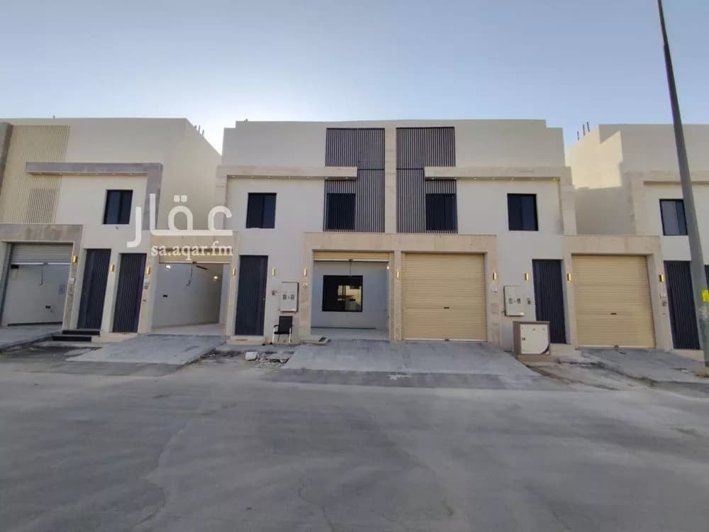 فيلا للبيع في شارع أبي المكارم بن مفرج, حي عكاظ, مدينة الرياض, منطقة الرياض