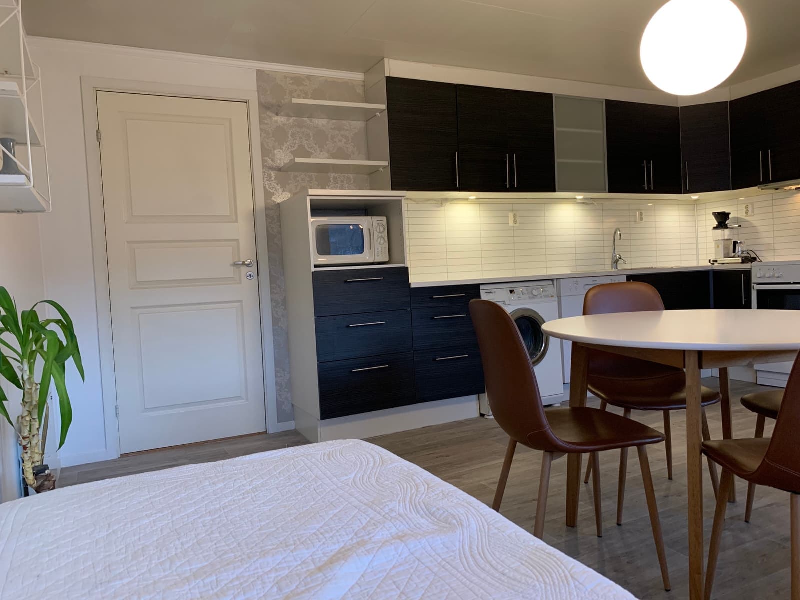 Privat Romslig og fin 3-roms sokkelleilighet på Alstad Toppen 19, Bodø 80 m² 13 500 kr Leilighet ∙ 2 soverom Legg til som favoritt