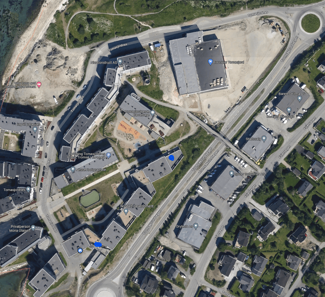 Privat Tomasjordnes - Parkeringsplasser til salgs på Tomasjordnes Tomasjordnes 234, Tomasjord 10 m² 345 000 kr Totalpris: 351 000 kr ∙ Selveier ∙ Garas