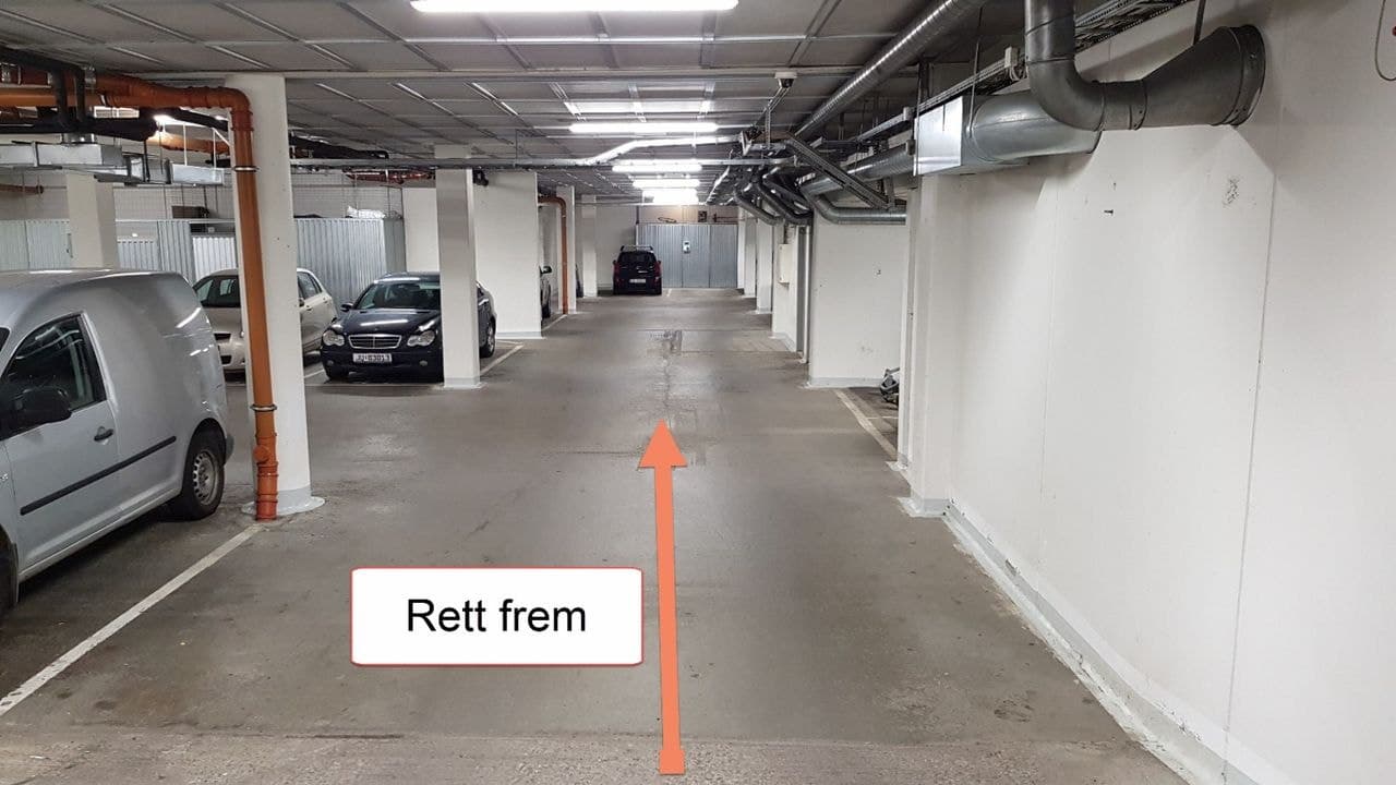 Privat SINSEN - KUPP! GARASJEPLASS TIL SALGS / LEIE - CARL BERNER Oslo, Oslo 16 m² 399 000 kr Totalpris: 399 000 kr ∙ Fellesutg