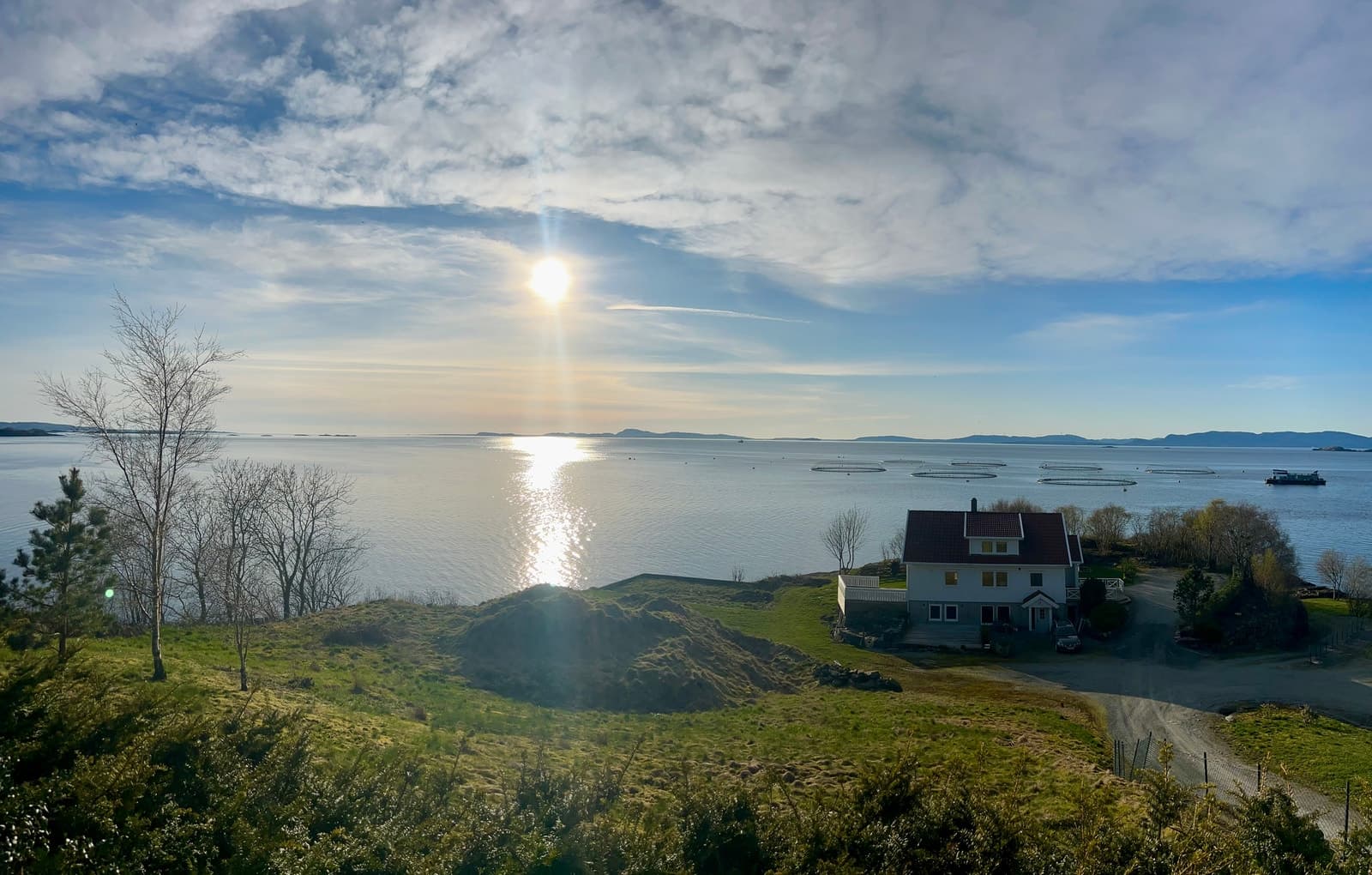 Privat UNIK EIENDOM - hus og hytte i ett! Hesbyvegen 258, Finnøy 130 m² 16 000 kr Enebolig ∙ 4 soverom Legg til som favoritt