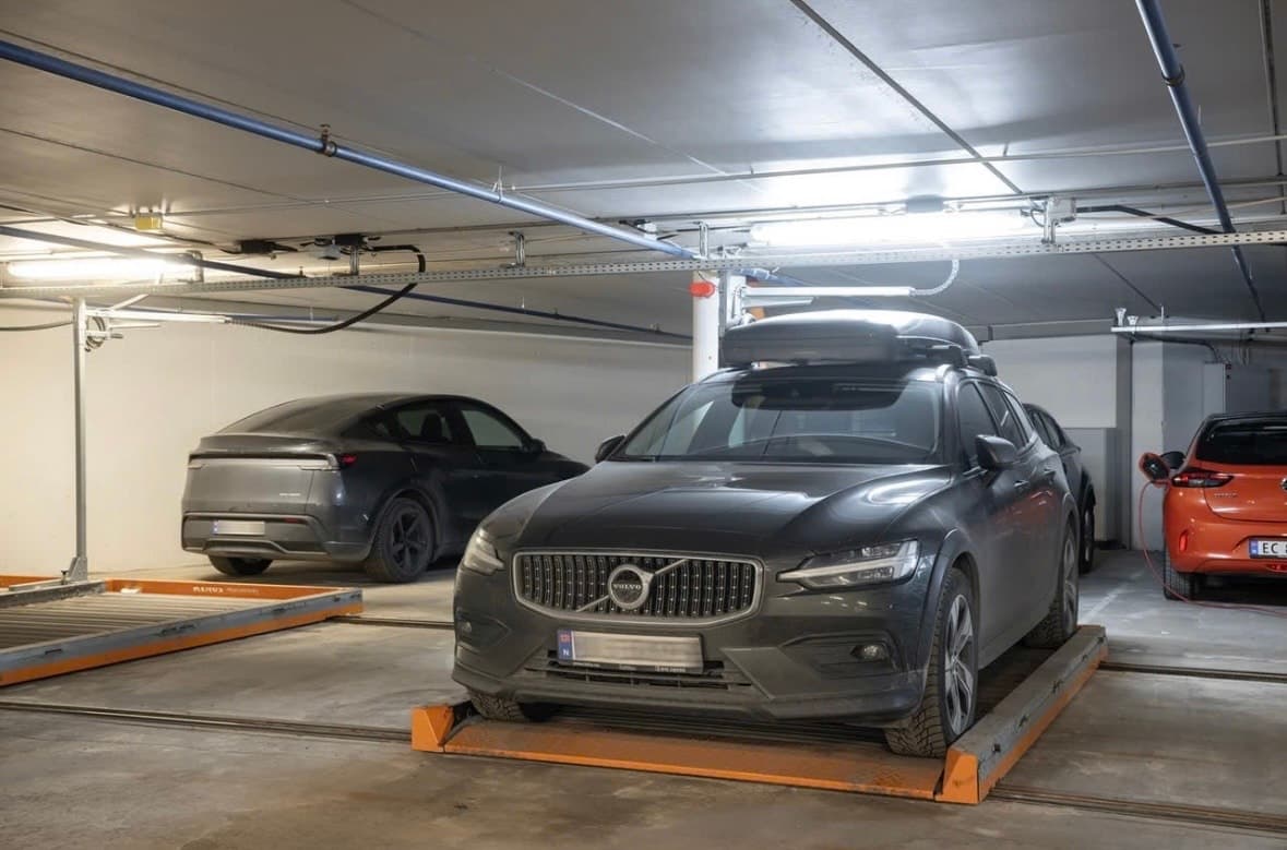 Privat Parkeringsplass med elbillader |