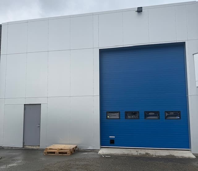 Privat Nyhet! Lagerseksjon 185 m2, Nye Bilder! Ropnesvegen 43, Kvaløya 185 m² 5 990 000 kr Totalpris: 5 990 000 kr ∙ Garasje/Parkering, Lager/Logistikk