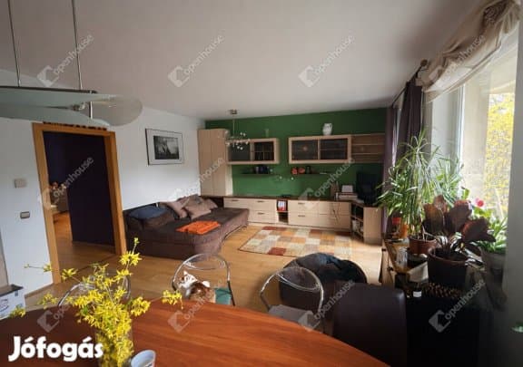 Eladó lakás Révfaluban