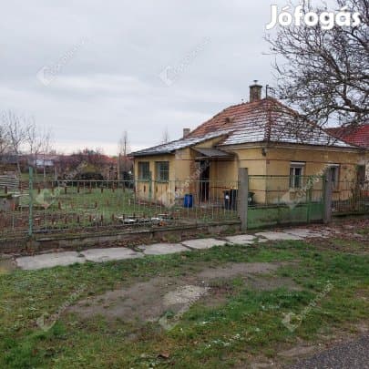 Ikerház építésére alkalmas telek