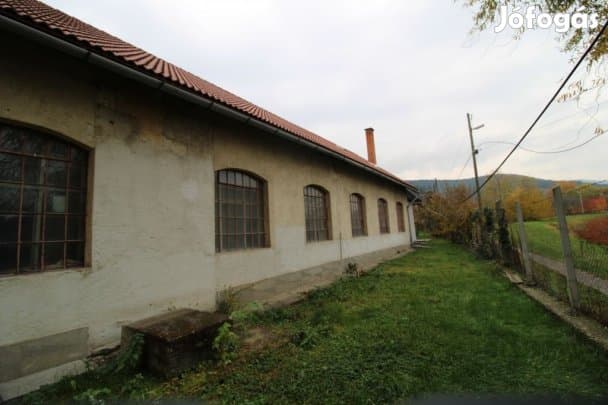 MIskolcon építési telek eladó.