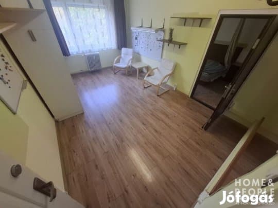 Szeged frekventált helyén lakás eladó!