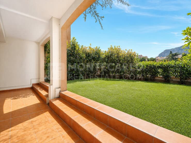 Fontvieille - One-Bedroom Apartment with Private Garden, Pool & Parking