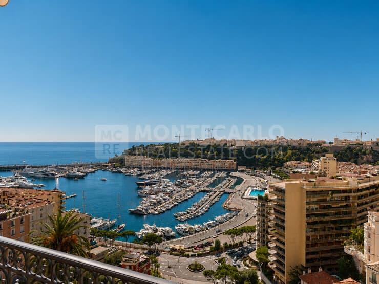 Prestigious property in Carré d'Or