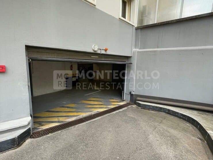 RESIDENCE AUTEUIL - ST ROMAN - MONACO - LARGE GARAGE for 6 CARS