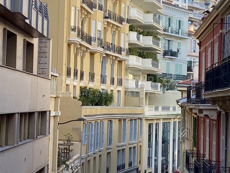 Charming bourgeois apartment | 2-bedroom layout with easy conversion to 3 bedrooms