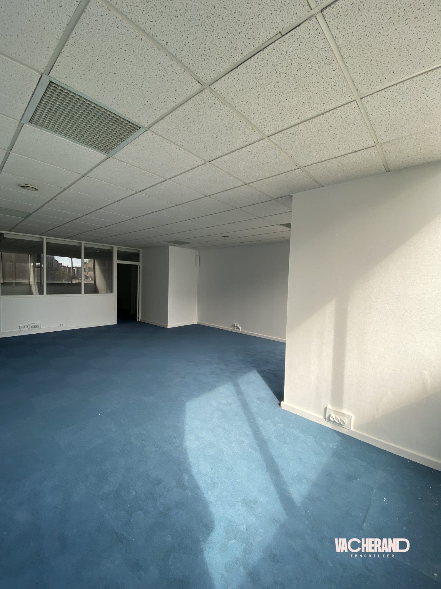 Ensemble de bureaux de 380m² - Tour du Reuze