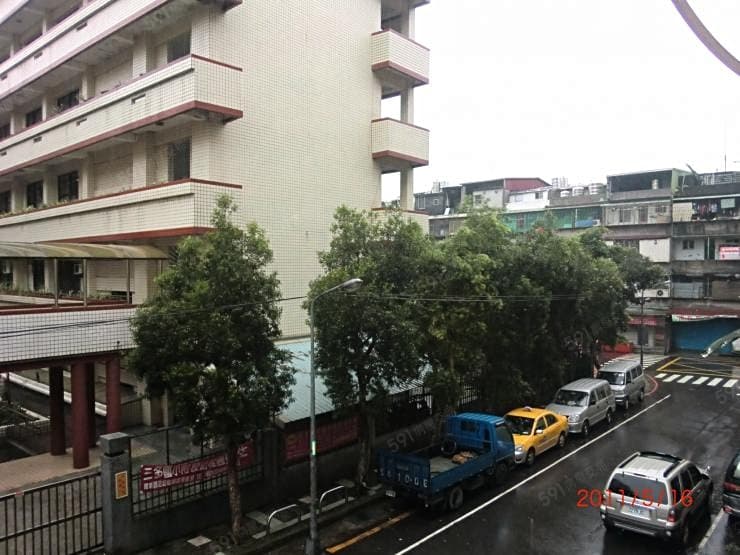 近迴龍捷運站龍華科大採光佳