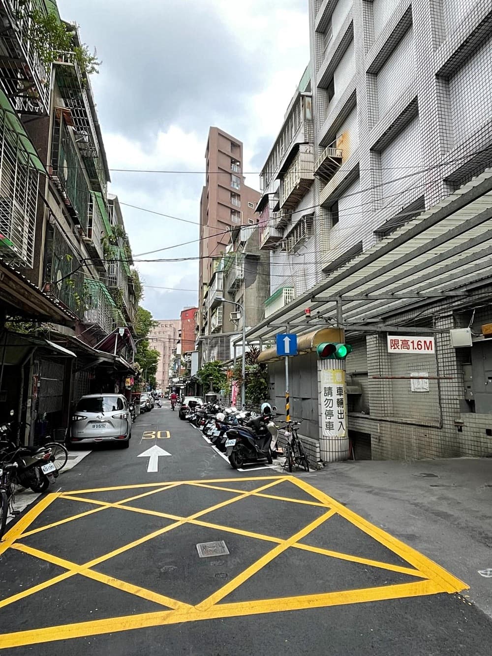東園街寶興街車位坡道機械車位有保全