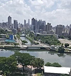 近愛河,景觀美,交通,餐飲方便