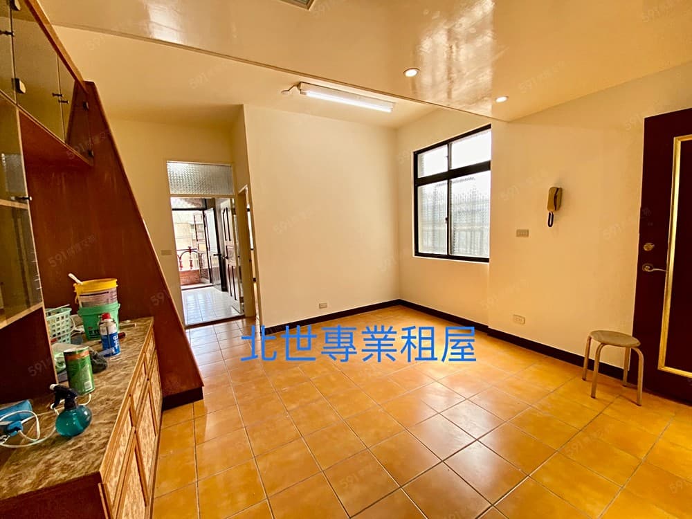 可設戶籍，可租補-剛退租粉刷整理中，景觀大空間3房